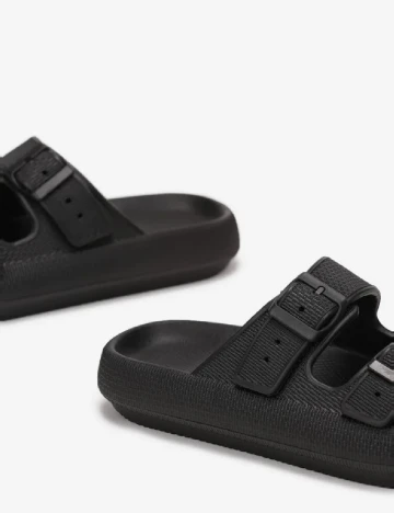 Slapi SHEIN, negru