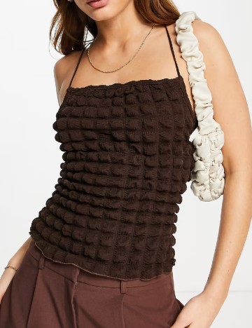 
						Top Top Shop, maro