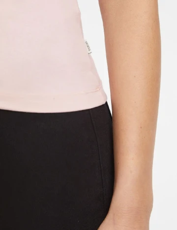 Tricou Guess, roz