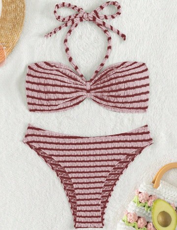 
						Costum de baie SHEIN, roz
