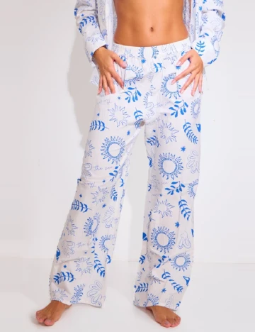 Pantaloni PRETTYLITTLETHING, alb