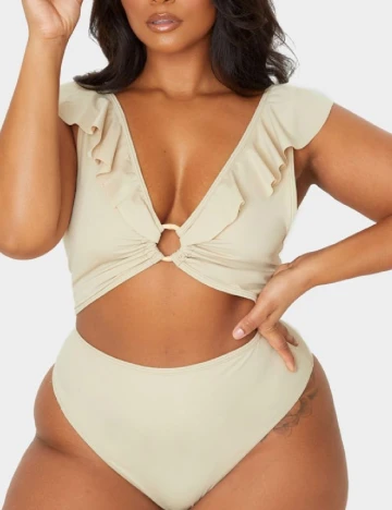 Costum de baie PRETTYLITTLETHING Plus Size, crem Crem