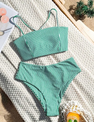 
						Costum de baie SHEIN, verde