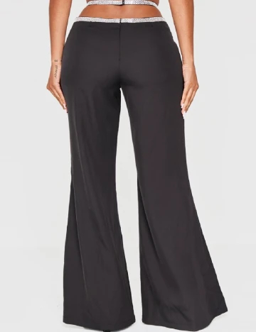 Pantaloni PRETTYLITTLETHING, negru