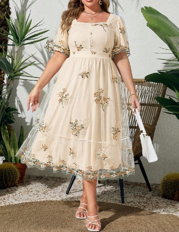 
						Rochie medie SHEIN CURVE, crem