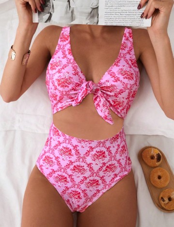 
						Costum de baie SHEIN, roz