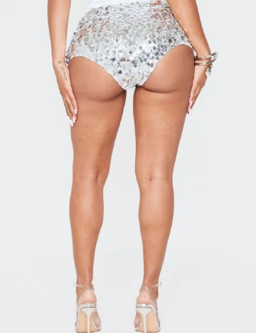 Pantaloni scurti PRETTYLITTLETHING, argintiu
