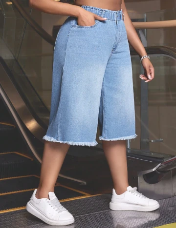 Pantaloni trei sferturi SHEIN CURVE, albastru Albastru