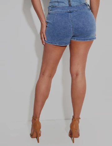 Pantaloni scurti PRETTYLITTLETHING, albastru