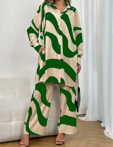 
						Compleu SHEIN, crem/verde