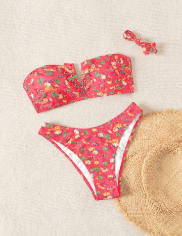 
						Costum de baie SHEIN, roz