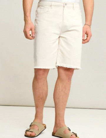 
						Pantaloni scurti SHEIN, ecru