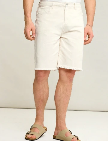 Pantaloni scurti SHEIN, ecru