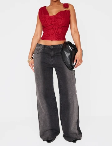 Top PRETTYLITTLETHING, grena