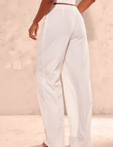 Pantaloni PRETTYLITTLETHING, alb