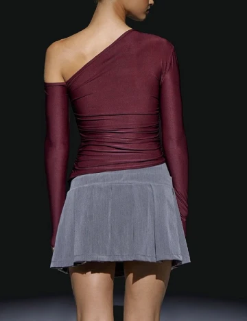 Bluza PRETTYLITTLETHING, pruna