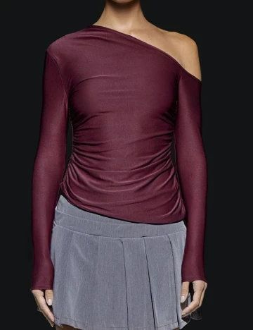 Bluza PRETTYLITTLETHING, pruna