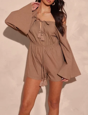 Salopeta PRETTYLITTLETHING, maro