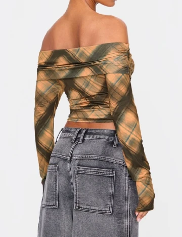 Bluza PRETTYLITTLETHING, mix culori