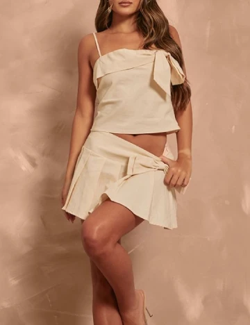 Top PRETTYLITTLETHING, crem