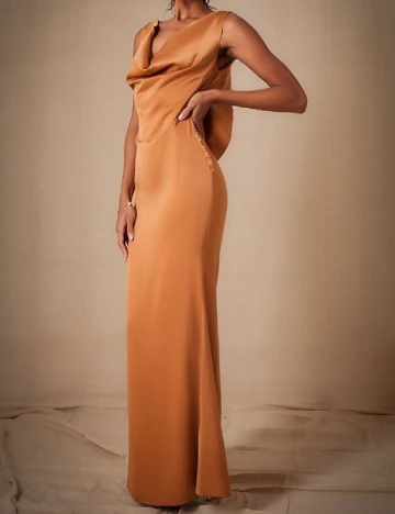 Rochie lunga PRETTYLITTLETHING, maro Maro