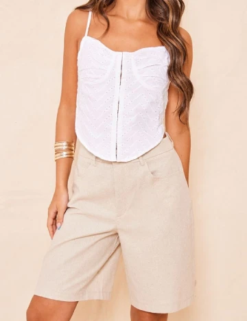 Pantaloni scurti PRETTYLITTLETHING, bej