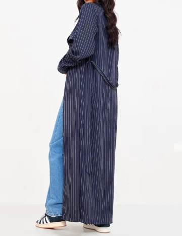 Trench PRETTYLITTLETHING, bleumarin Albastru