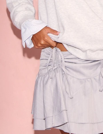 Fusta PRETTYLITTLETHING, gri