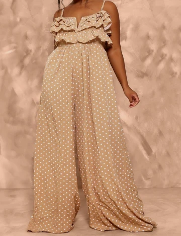 Salopeta PRETTYLITTLETHING Plus Size, maro deschis Maro