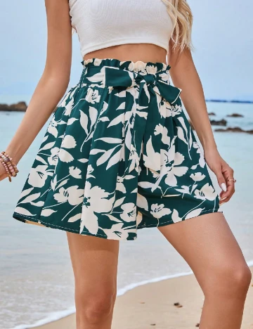 Pantaloni scurti SHEIN, verde