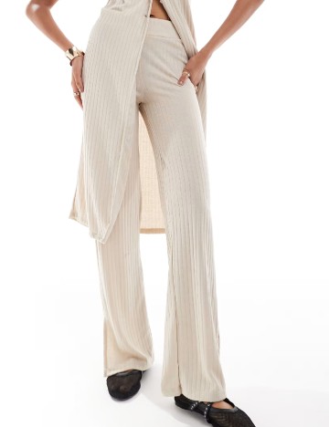 
						Pantaloni Vero Moda, crem