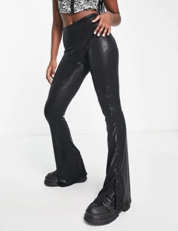 
						Pantaloni Bershka, negru