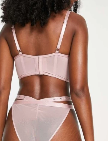 Chilot Hunkemöller, roz Roz