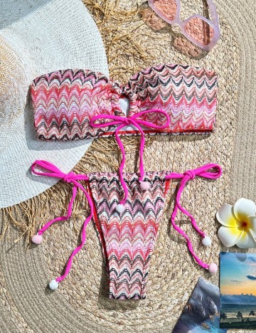 
						Costum de baie SHEIN, roz