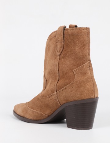 Ciocate Stradivarius, maro