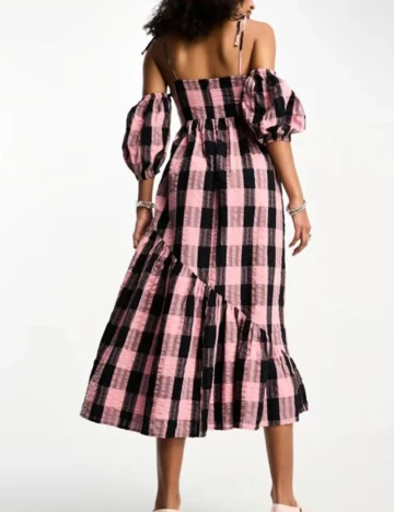 Rochie medie COLLUSION, negru/roz