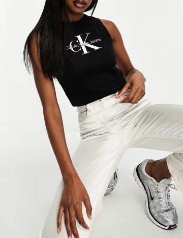 
						Top Calvin Klein Jeans, negru