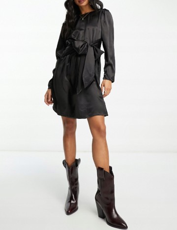 
						Rochie scurta Vila, negru
