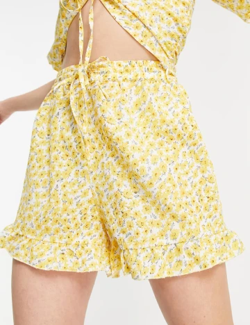 Pantaloni scurti Only, galben Galben