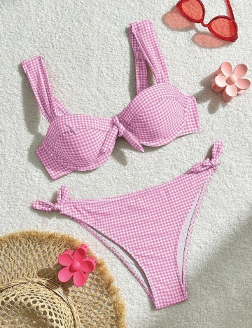 
						Costum de baie SHEIN, roz