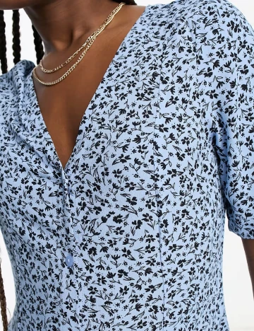 Rochie scurta Monki, albastru Albastru