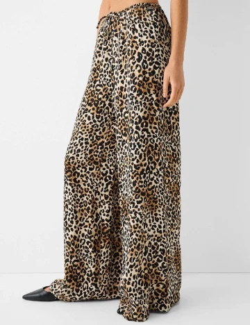 Pantaloni Bershka, animal print Animal print