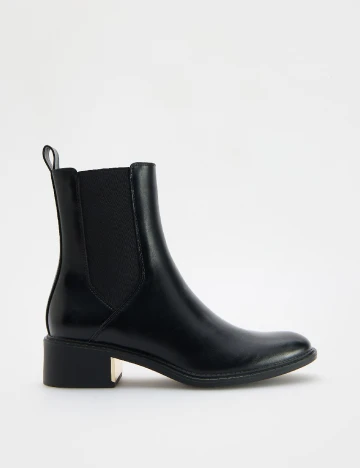 Ghete Reserved, negru