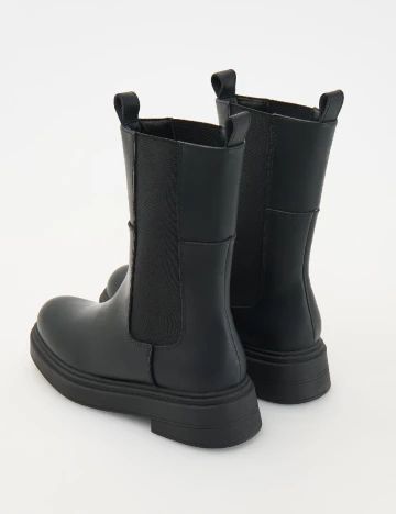 Ghete Reserved, negru