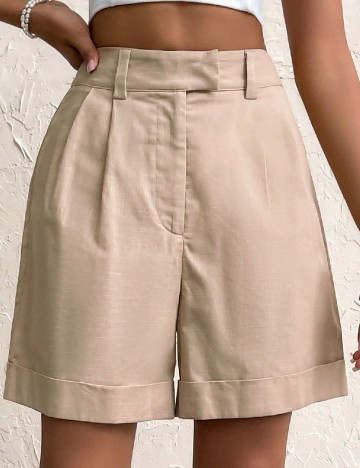 
						Pantaloni scurti SHEIN, crem