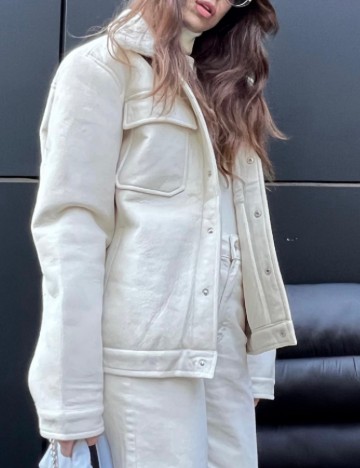 
						Jacheta Zara, ecru
