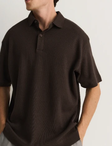 Tricou Reserved, maro