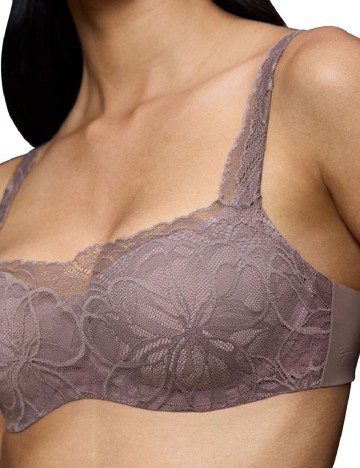 Sutien Triumph, mov