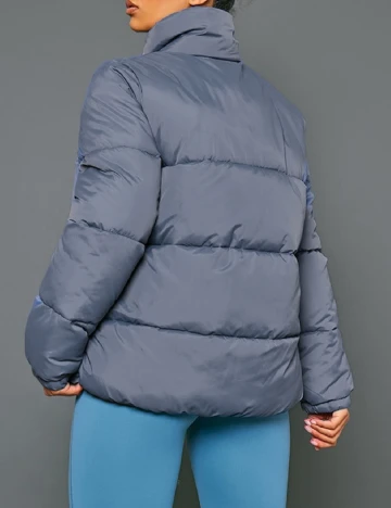 Geaca PrettyLittleThing, albastru Albastru