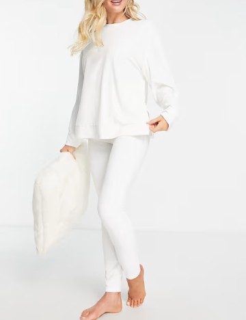 
						Compleu ASOS, ecru